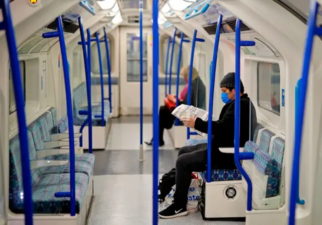 Londra Ulaştırma Dairesi (TfL), her ay 19 milyon dolar tasarruf etmek için 7 bin çalışanını izne çıkarıyor