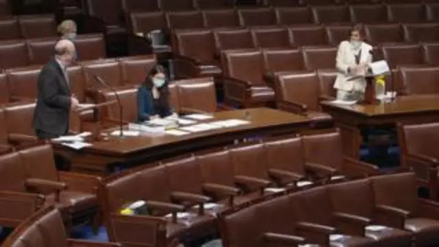 Coronavirus: Congress passes $484bn economic relief bill