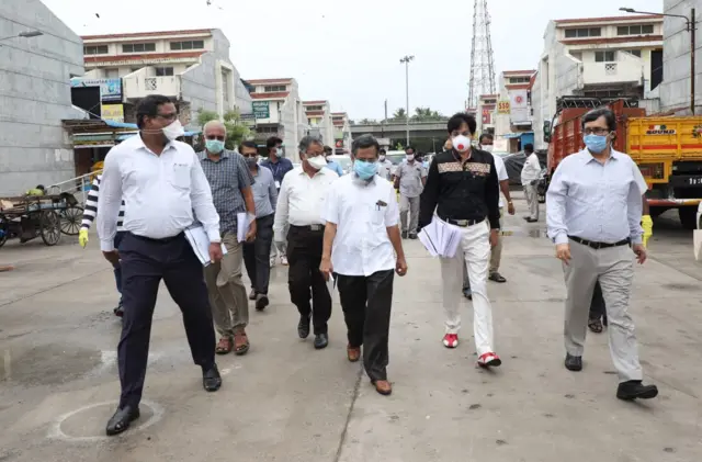 ஆய்வை மேற்கொண்டுவரும் மத்திய அரசின் குழுவினர்,