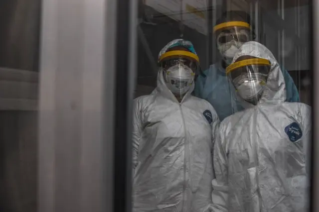 Pipo wey wear PPE sake of Covid-19