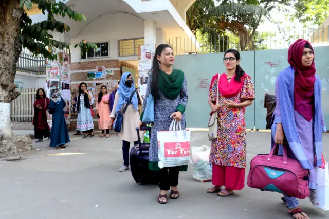 students leaving DU