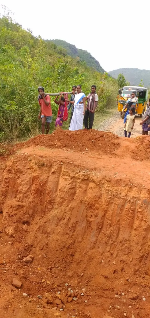ఆంధ్రప్రదేశ్ సరిహద్దు రహదారులు తవ్వేస్తున్న ఒడిశా.. తిరిగి పూడ్చిన అధికారులు