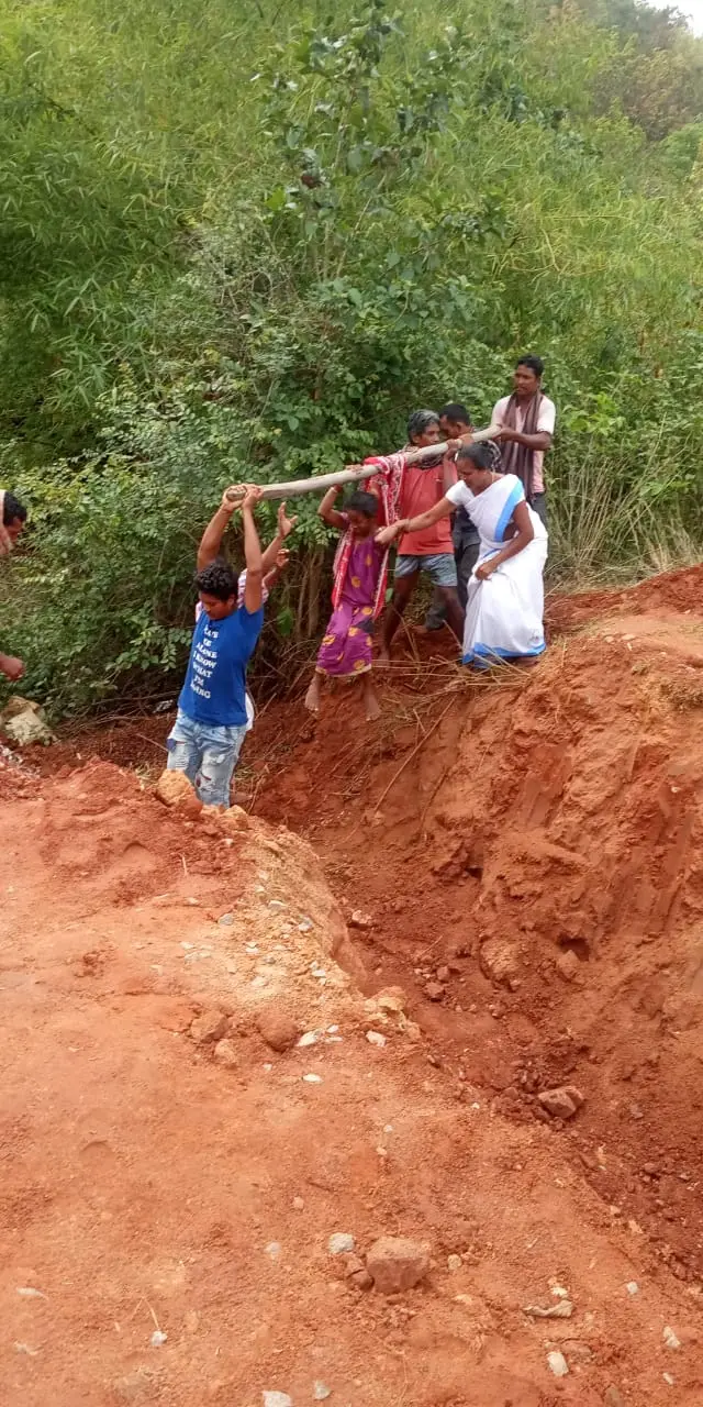 ఆంధ్రప్రదేశ్ సరిహద్దు రహదారులు తవ్వేస్తున్న ఒడిశా.. తిరిగి పూడ్చిన అధికారులు