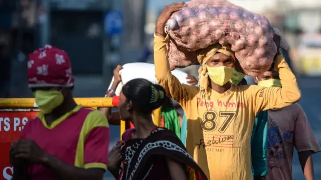நீலகிரி மாவட்டம் ஆரஞ்சு மண்டலமாக அறிவிக்கப்பட்டுள்ளது