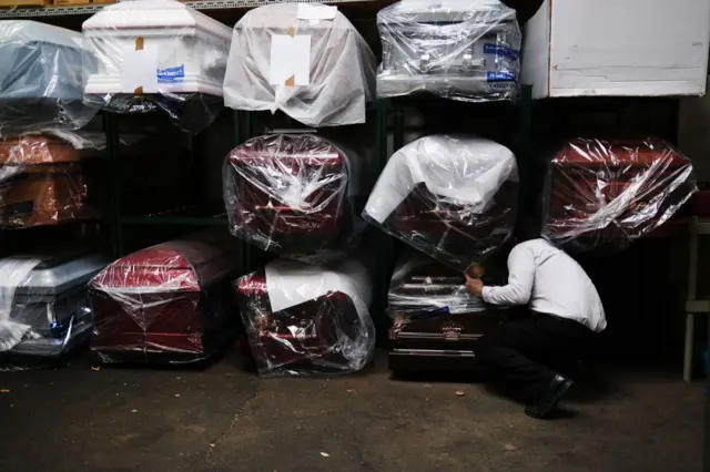 Reeffa namoota COVID-19'n du'anii saanduqaan