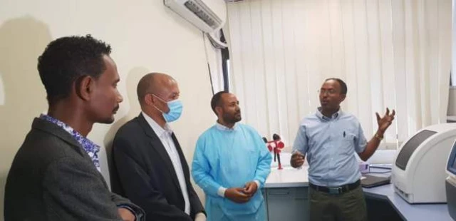 Pirezidaantii naannichaa oggeessoota waliin