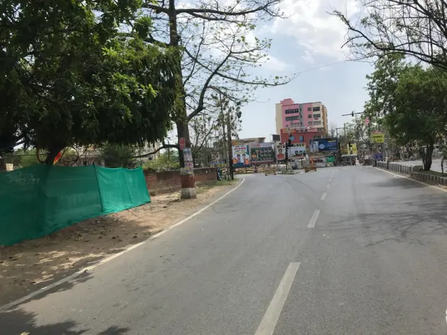 लॉकडाउन में सूनी पड़ी राँची की सड़कें.