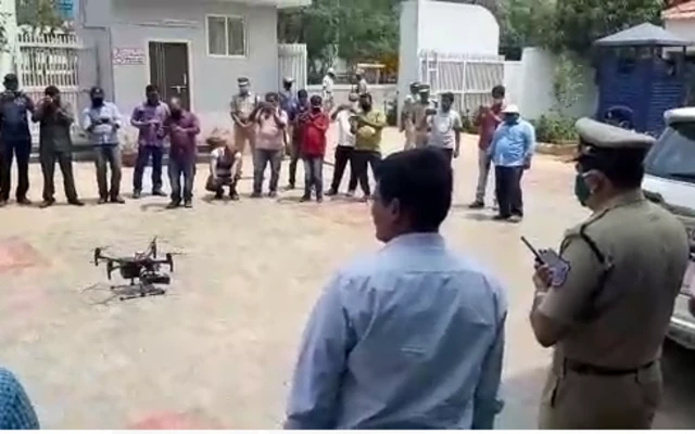 పోలీసులకు డ్రోన్లు