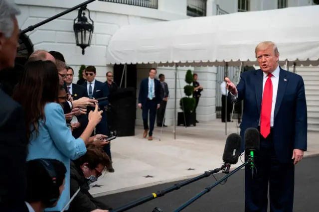 डोनाल्ड ट्रंप