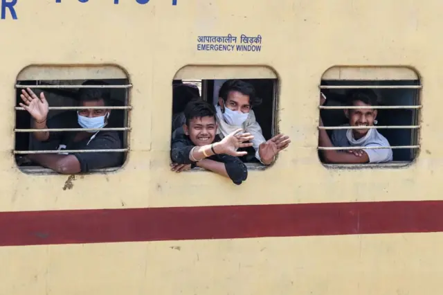தொழிலாளர்கள்