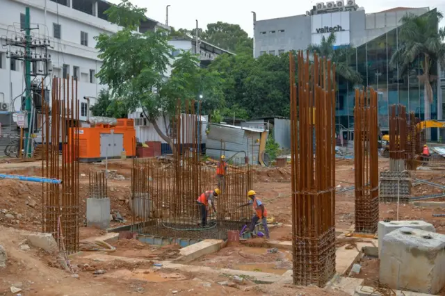 कंस्ट्रक्शन