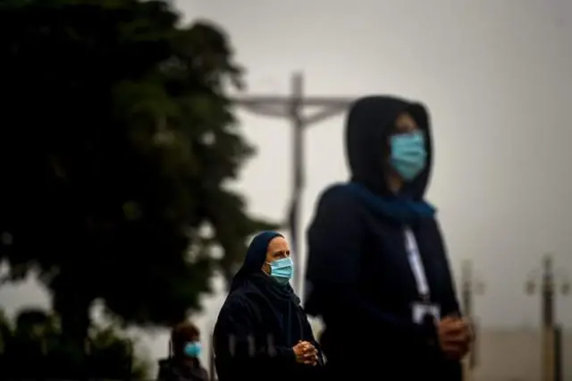 Portekiz'de Hristiyanlar için kutsal bir mekan olan Fátima'da son bir yüzyıl içinde ilk defa hacılar olmadan kutsal bir tören yapıldı.