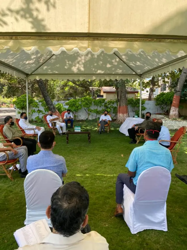 उद्धव ठाकरे बैठक