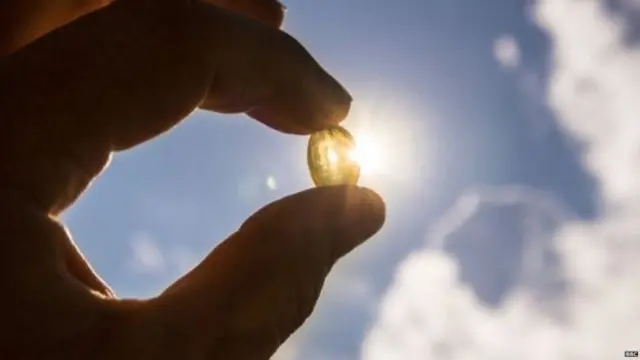 ਸੂਰਜ ਦੇ ਸਾਹਮਣੇ ਵਿਟਾਮਿਨ-ਡੀ ਦੀ ਗੋਲੀ