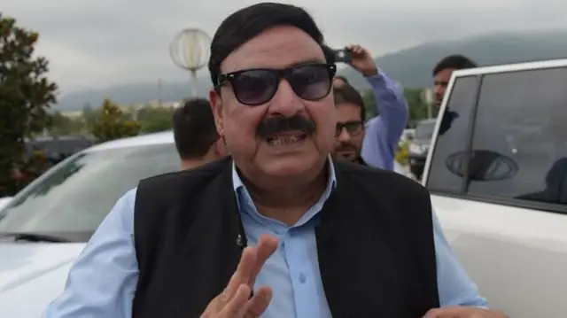 شیخ رشید: پاکستان میں کوئی لاک ڈاؤن نہیں، مذاق ہو رہا ہے