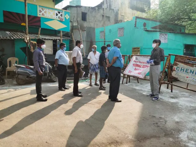 சென்னையில் நோய் தொற்றை குறைக்க தமிழக அரசு கொரானா தடுப்பு சிறப்பு அதிகாரியாக டாக்டர் ஜெ. ராதாகிருஷ்ணனை பணியமர்த்தியுள்ளது.