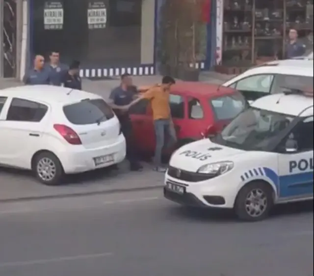 gözaltına alınırken