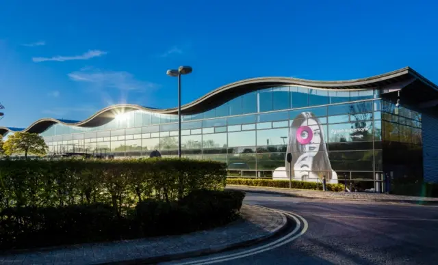 İngiltere'nin Malmesbury kasabasındaki Dyson kampüsü
