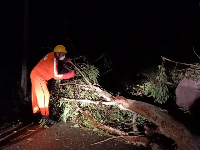 পশ্চিমবঙ্গে সবচেয়ে বেশি ক্ষতি হয়েছে দক্ষিণ ২৪ পরগণায়