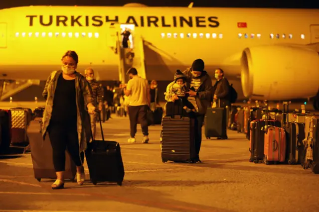 Ulaştırma ve Altyapı Bakanı Adil Karaismailoğlu: Normalleşme sürecinde havalimanlarına 'uçulabilir sertifikası' verilecek