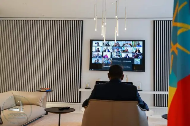 ቀዳማይ ሚንስትር ኣብዪ ምስ ኣባላት ባይቶ ፌደሬሸን