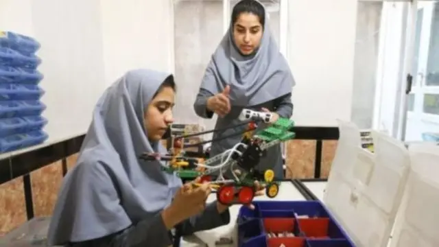 لڑکیاں