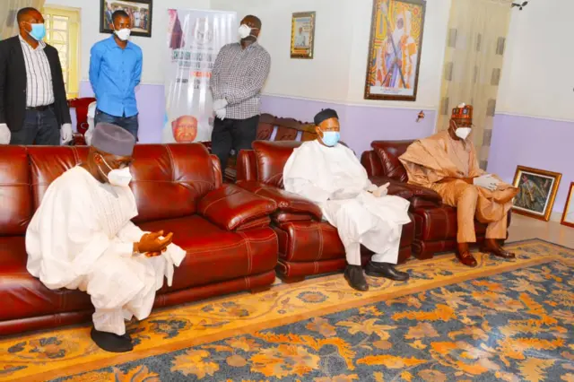 Pipo wey go tell sorry to family of lawmaker wey die of coronavirus on Suturday night.