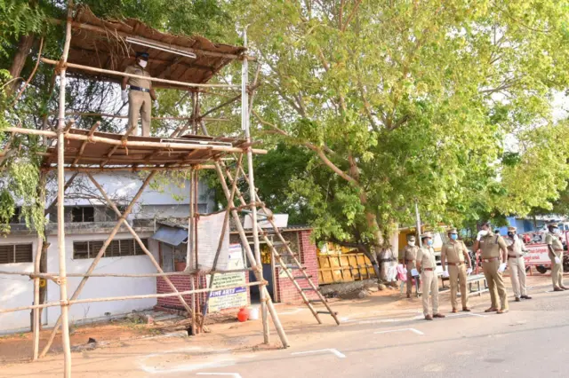 பலத்த கண்காணிப்பு
