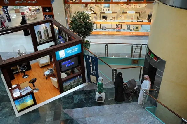 یک مرکز خرید در ابوظبی، پایتخت امارات متحده عربی