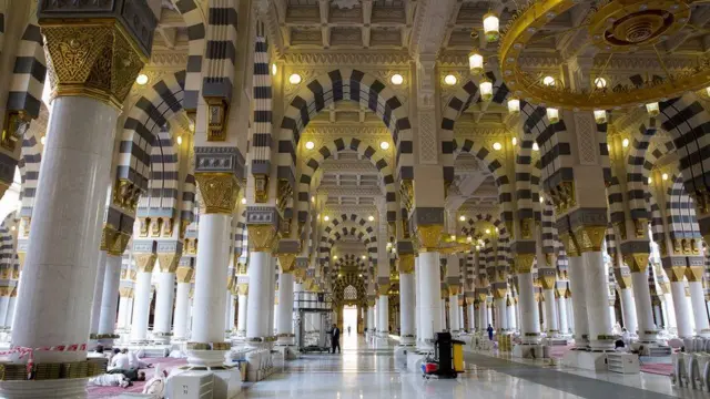 MASJID-E-NABVI