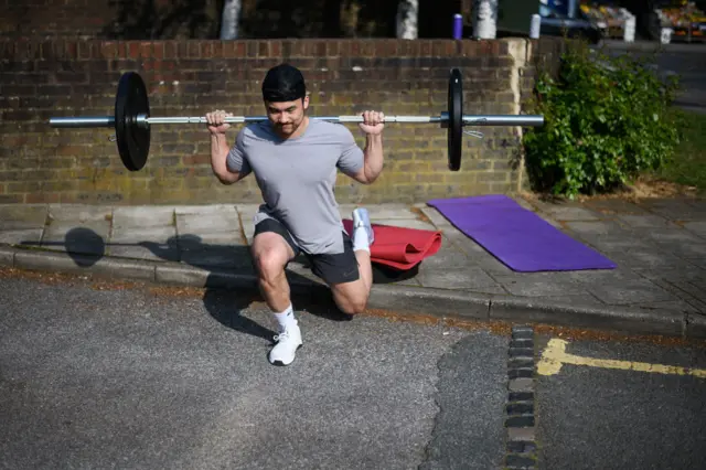 پرسنل ٹرینر جیمز لونگ