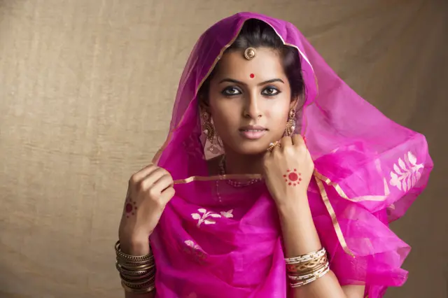 கொரோனா வைரஸ்: உங்கள் காதலனையோ, காதலியையோ பிரிந்து இருக்கிறீர்களா?