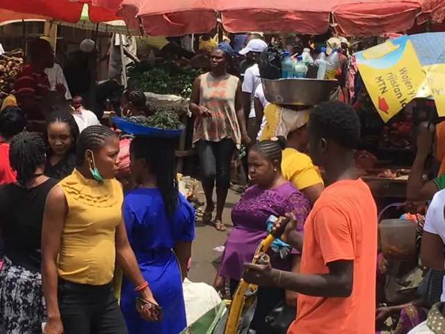 Nasarawa state pipo dey go about dia business for market as if covid 19 no exist.