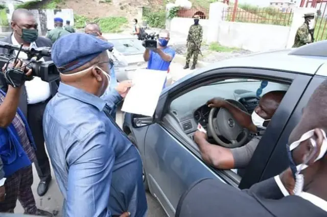 Wike join di state taskforce to inspect pipo wey go break lockdown.