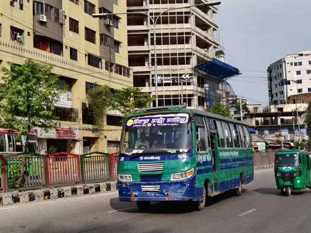 আজ ঢাকায় চলছে গণপরিবহন