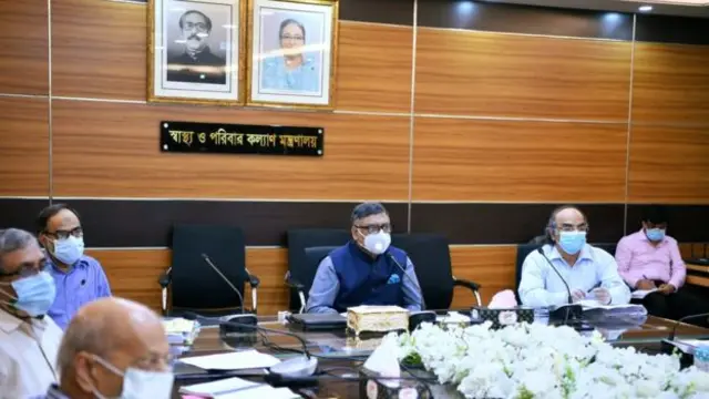 স্বাস্থ্যমন্ত্রী জাহিদ মালেক সরকারের এই সিদ্ধান্তের কথা আজ জানিয়েছেন।