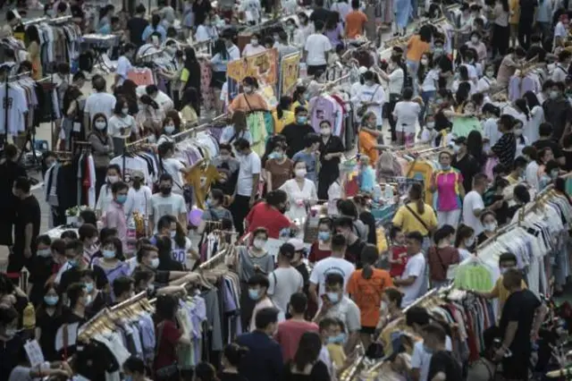 वुहान कोरोना महामारी से उबर रहा है, जहां जनजीवन सामान्य हो रहा है