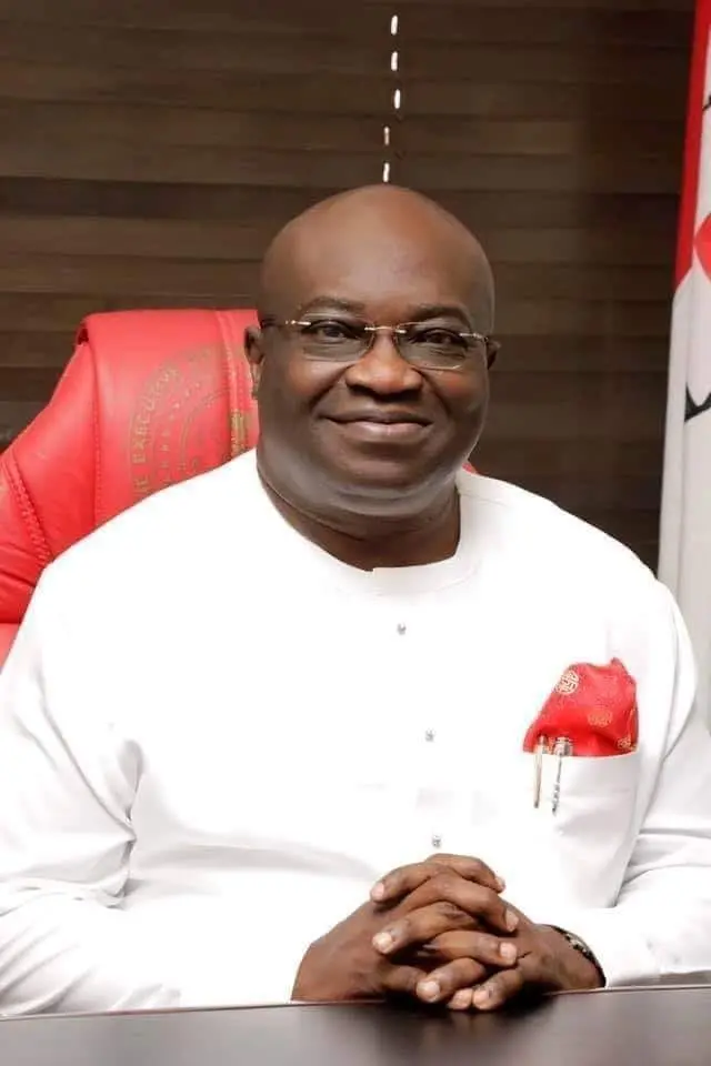 Gọvanọ Okezie Ikpeazu