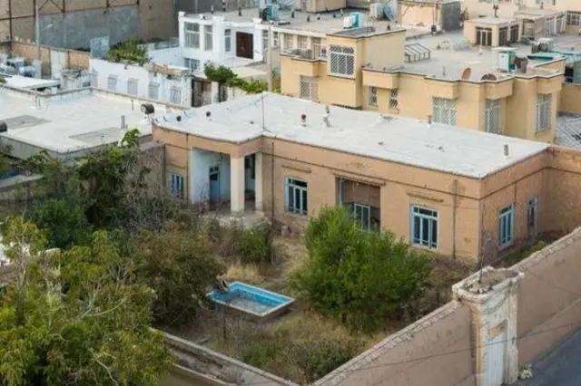 خانه پرویز مشکاتیان