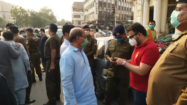 لاہور کی ضلعی انتظامیہ: آج ماکیٹوں کا ’اچانک دورہ‘ کیا جائے گا