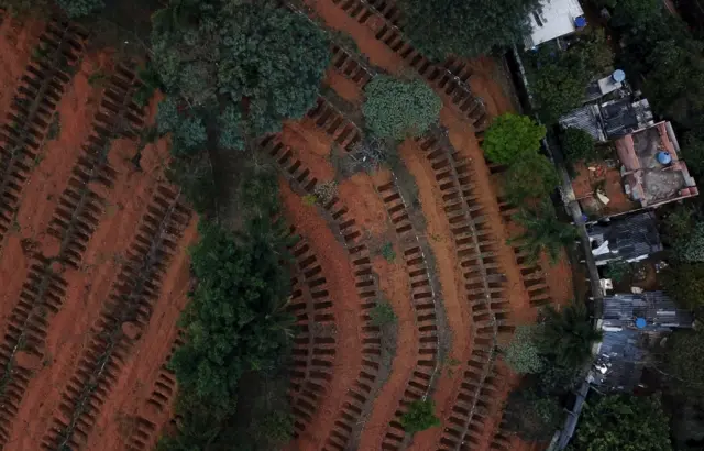 Sao Paulo'da açılan yeni mezarlar