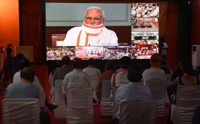 नरेंद्र मोदी