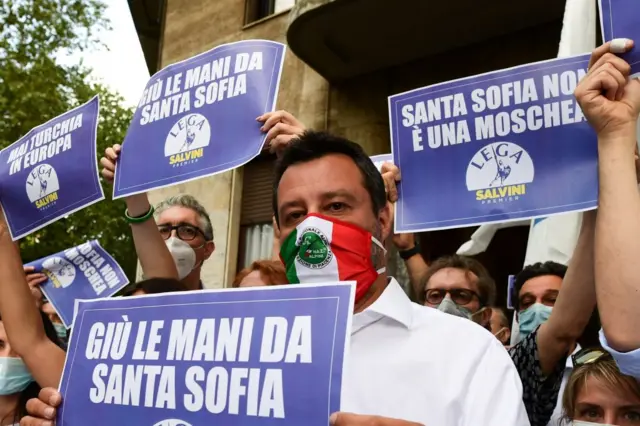 Aşırı sağcı İtalyan siyasetçi Salvini