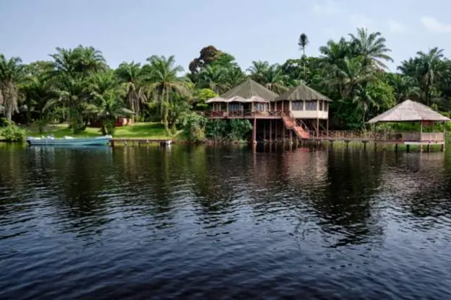 Gabon nwere ọtụtụ ebe ndị mmadụ na-abịa elegharị anya