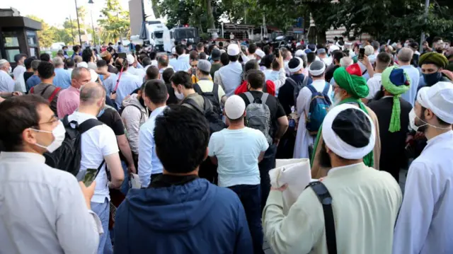 Ayasofya çevresinde toplanan kalabalıklar