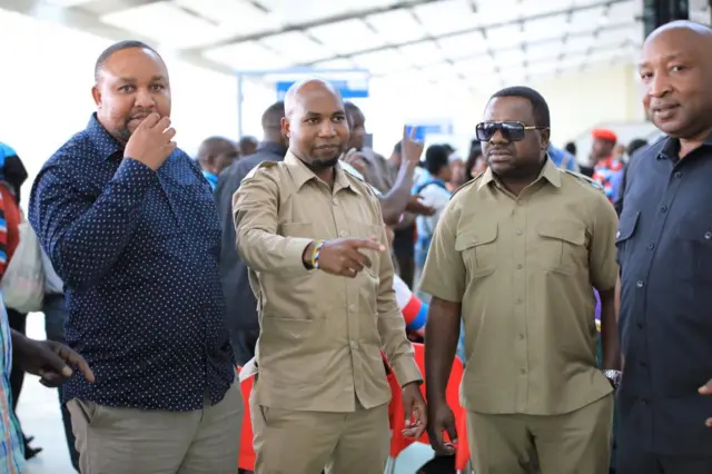 Mbunge Joseph Mbilinyi akiwa na wanasiasa wengine wa upinzani
