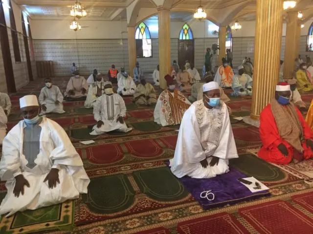 Idi a Kamaru