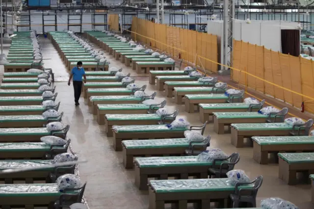 कोरोना केयर सेंटर