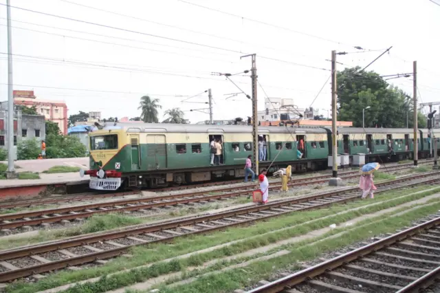 लोकल ट्रेन
