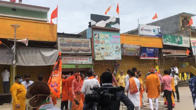 स्थानीय दुकानें